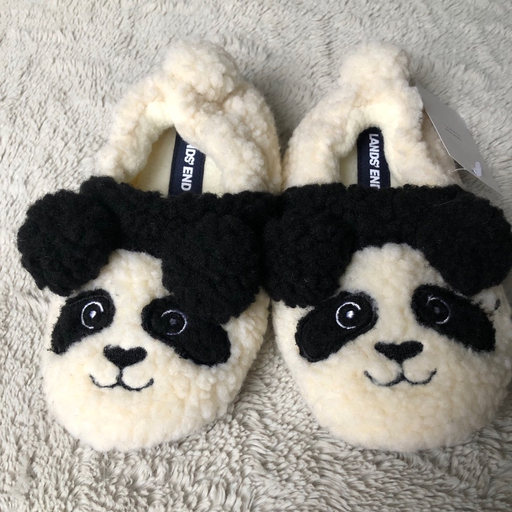 NWT Little boys panda bear slippers